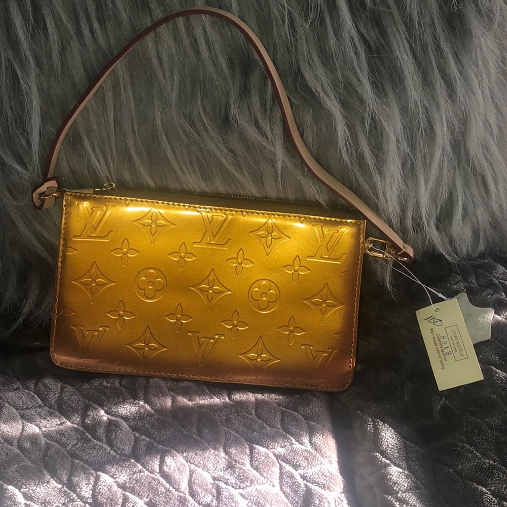 LOUIS VUITTON - small handbag